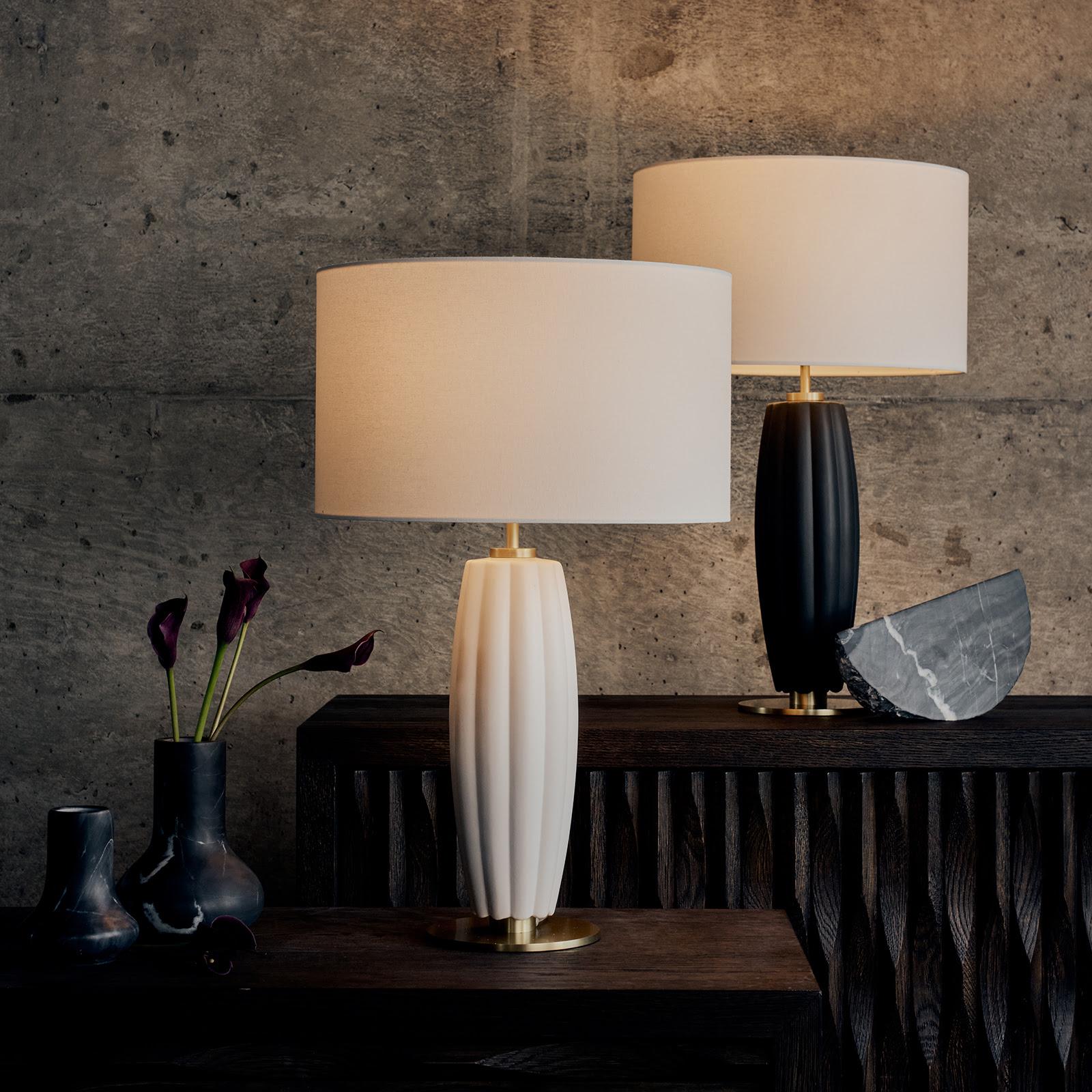 Crocus Ceramic Table Lamp (Black)