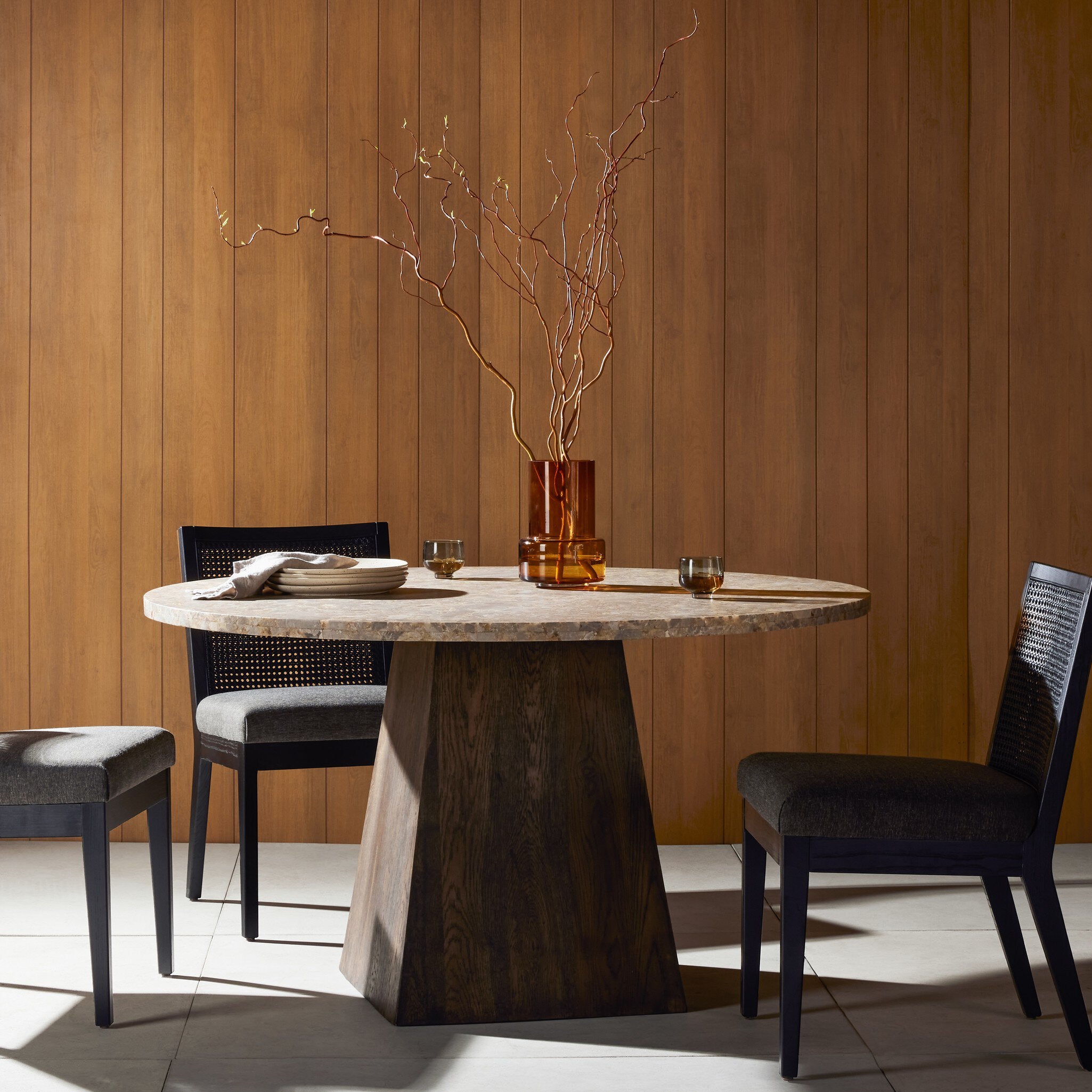 Brisa Round Dining Table 55" - Dune Onyx