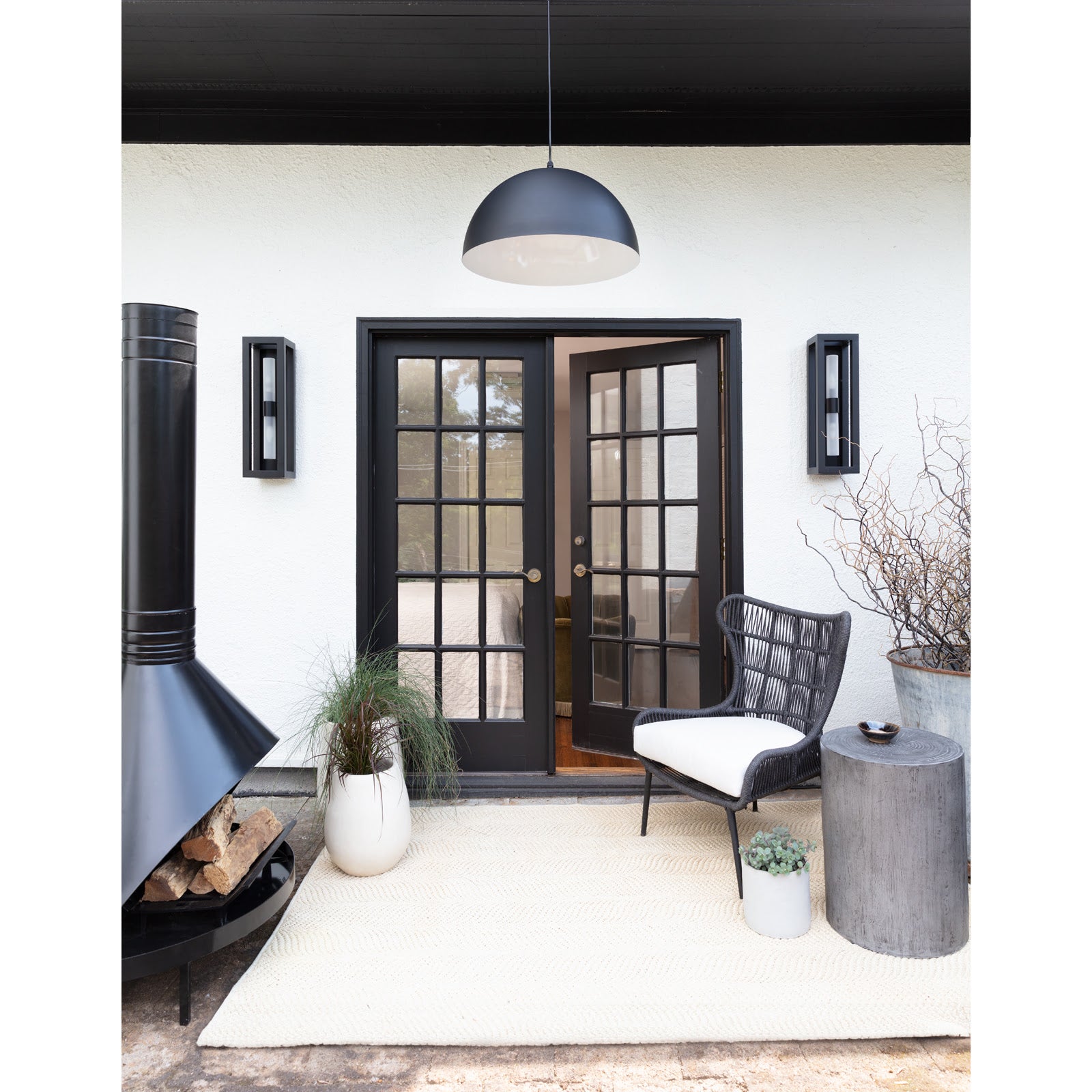 Peridot Outdoor Pendant Large (Black)